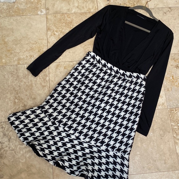 Jluxlable  Black body suit. Size M . - Picture 2 of 3